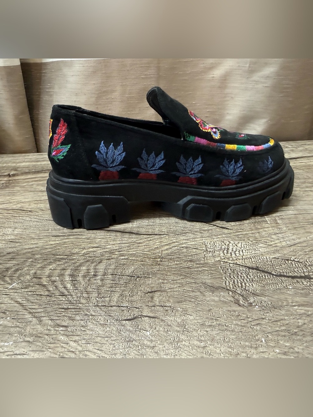 FARM Rio Black Embroidered Flats size 6 - Picture 5 of 9